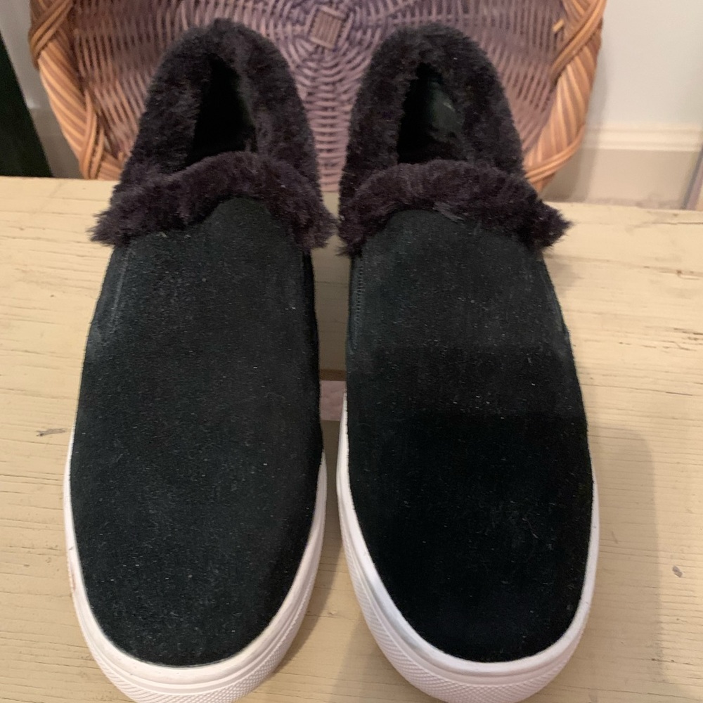 Steven by Steve Madden black faux fur  sneakers